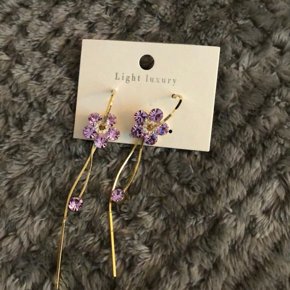 Earrings - Picture 1 of 1